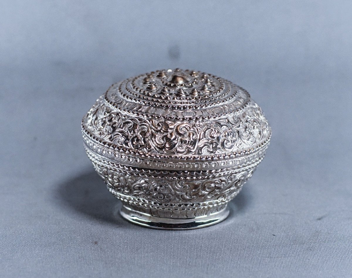 Burma Silver Round Betel Lime Box 60g