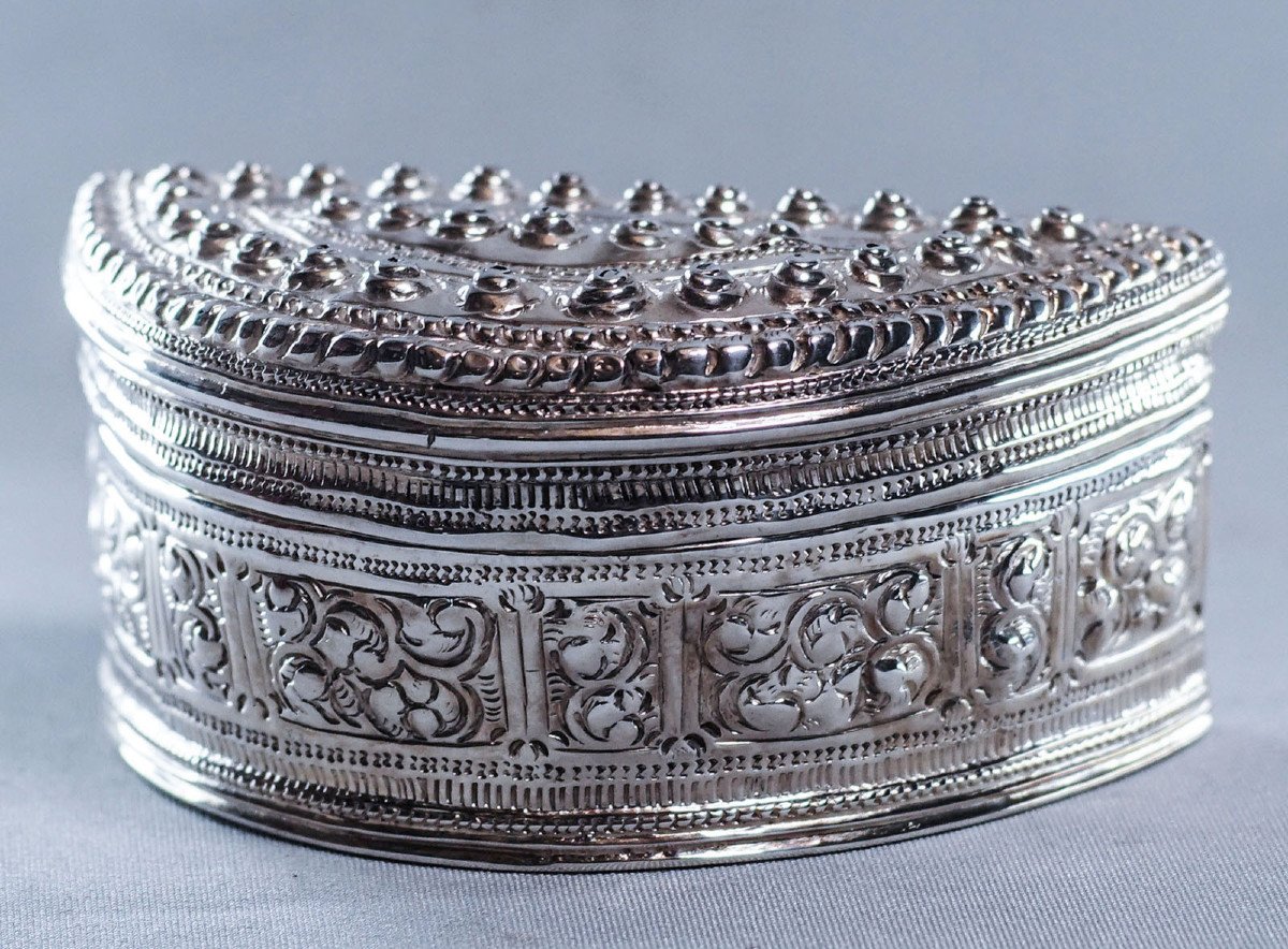Half Moon Burmese Silver Betel Lime Box 117g