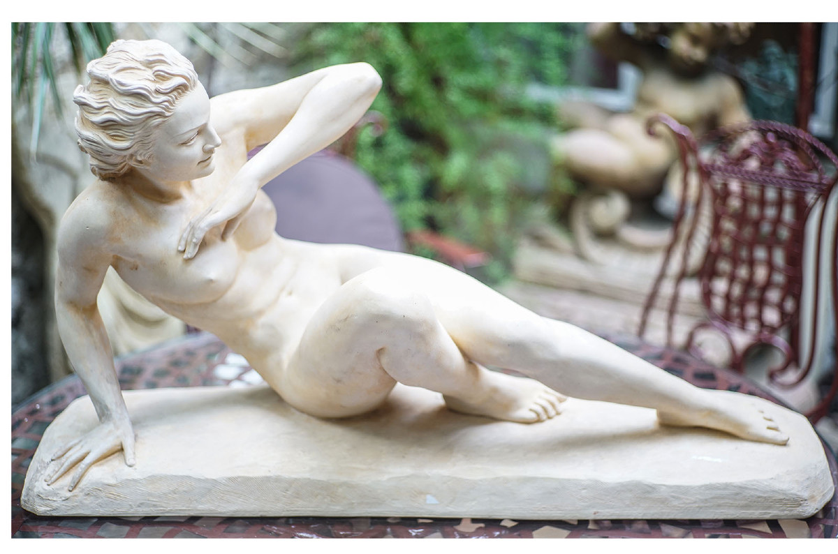 A. BROCHARD, Terre cuite, FEMME ALLONGÉE ART DÉCO