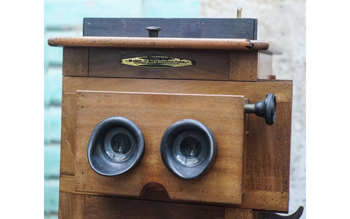 UNIS FRANCE Visionneuse, borne stéréoscopique contenant 336 stéréoscopies sur plaques.-photo-1