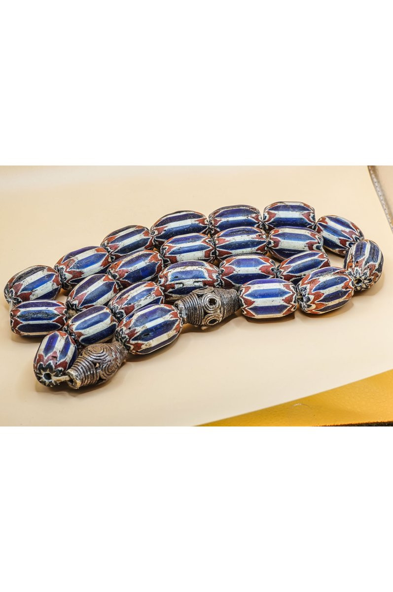 COLLIER PERLES A CHEVRON,  Bamiléké Cameroun-photo-1