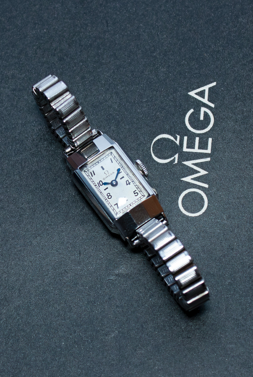 Omega Woman Art Deco 1930's Style T17