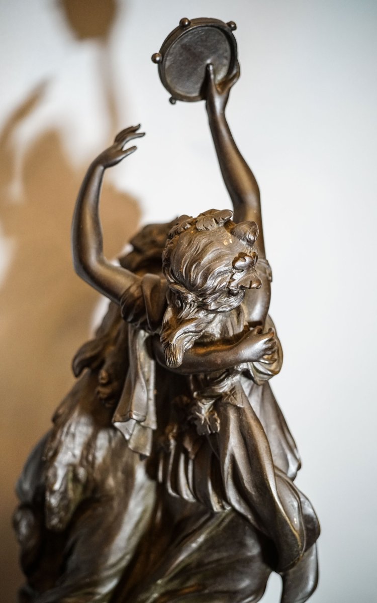 CLODION (1738-1814) d'après, "Bacchantes au tambourin et grappe de raisin" bronze-photo-1