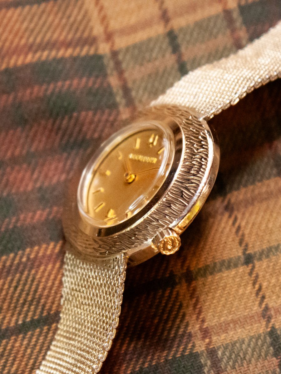 Bulova Accutron, Integrated Bracelet, Gold Plated-photo-3