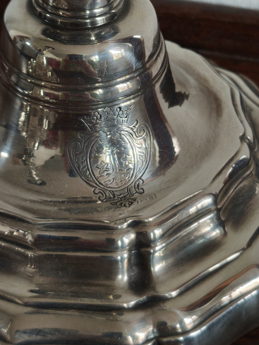 Paire de Bougeoirs en métal argenté avec Armoiries (couronne de marquis), XVIIIème-photo-2