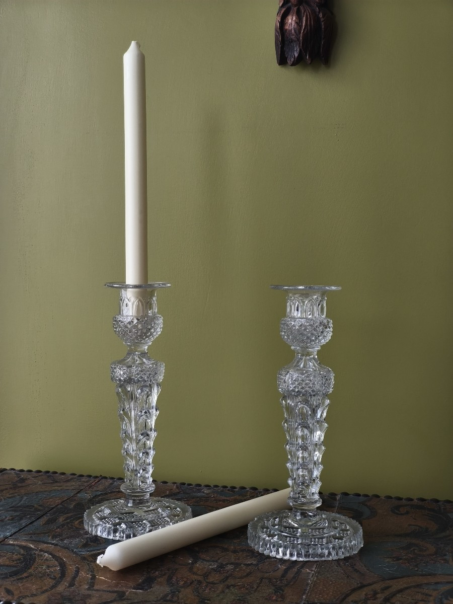 Paire de Bougeoirs en cristal pressé probablement Baccarat (avant 1860)