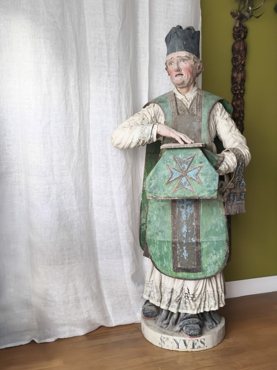 Grande statue de Saint-Yves (Sant Erwan), bois polychrome, XVIIIe