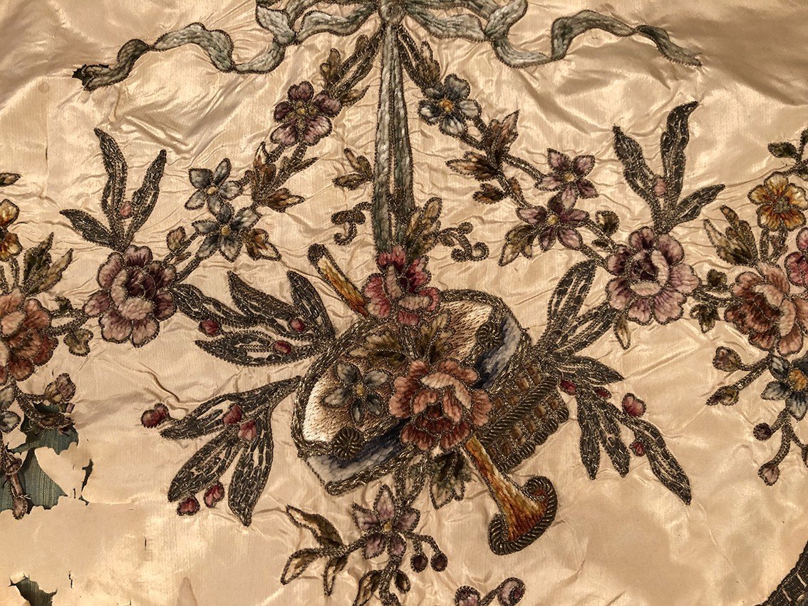 Bedspread Converted Into Silk Portiere With Rich Cannetille Embroidered Decor, 19th Century-photo-3