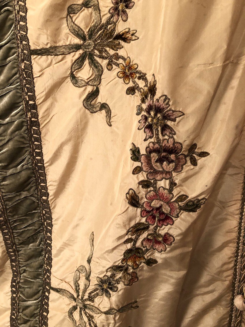 Bedspread Converted Into Silk Portiere With Rich Cannetille Embroidered Decor, 19th Century-photo-7