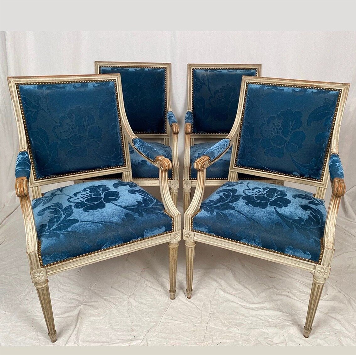 Suite Of Four Louis XVI Style Armchairs, White Lacquered Wood And Blue Velvet-photo-2