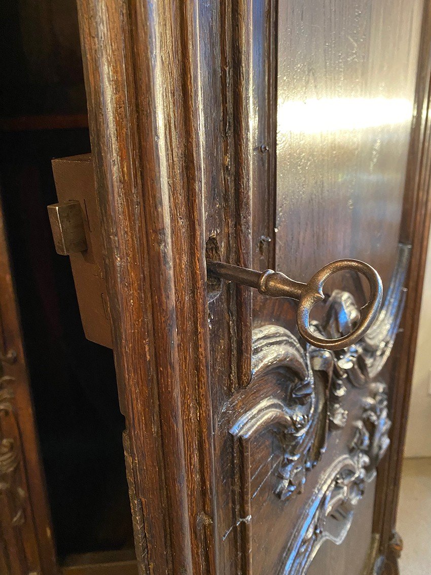 Armoire En Chêne Sculpté à Décor De Feuillages Et De Fleurs, Fin XVIIIe-photo-7