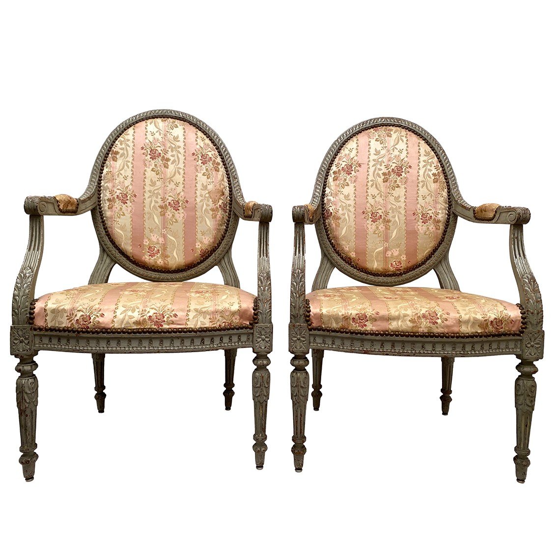 Paire De Larges Fauteuils De Style Louis XVI, Bois Laqué Bleu-gris. Fin XVIIIe, Début XIXe
