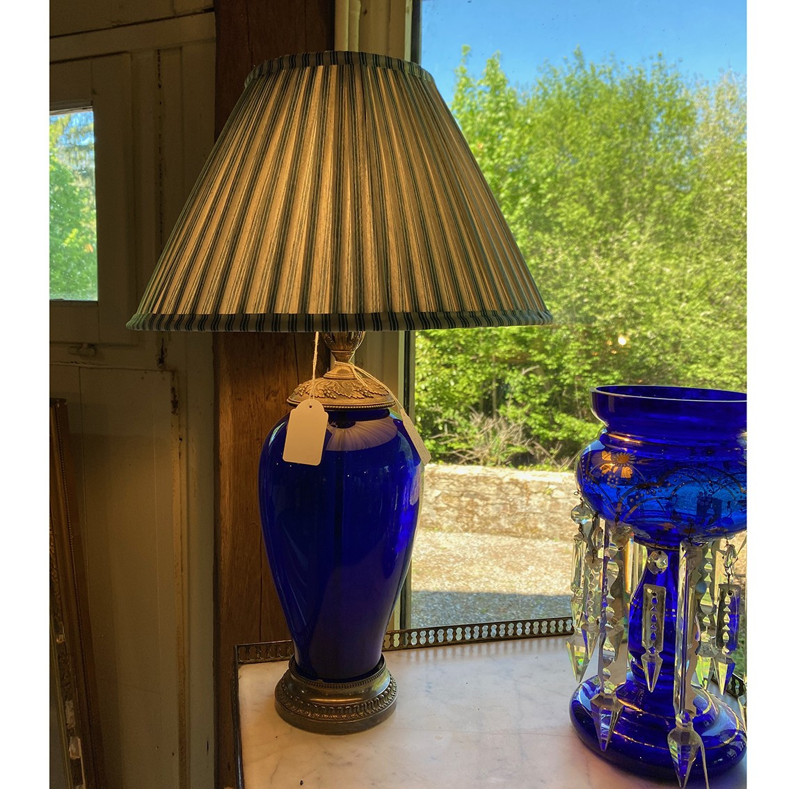 Risler Et Carré. Grande Lampe En Verre Bleu Et Monture Argent, Poinçon Minerve
