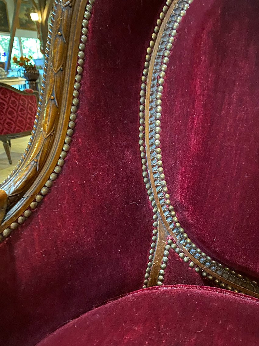 Pair Of Louis XVI Style Armchairs With Medallion Backs. Upholstered In Burgundy Velvet.-photo-3