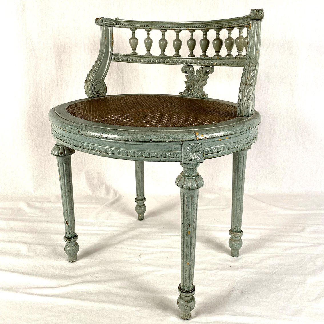 Chaise de style Louis XVI en bois laqué gris / vert et assise cannée-photo-2