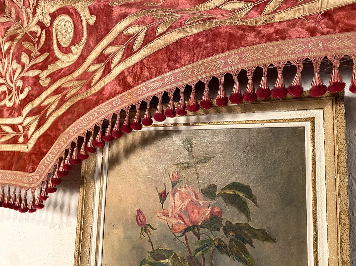 Très grande cantonnière de style Napoléon III, broderie en application sur velours vieux rose-photo-4