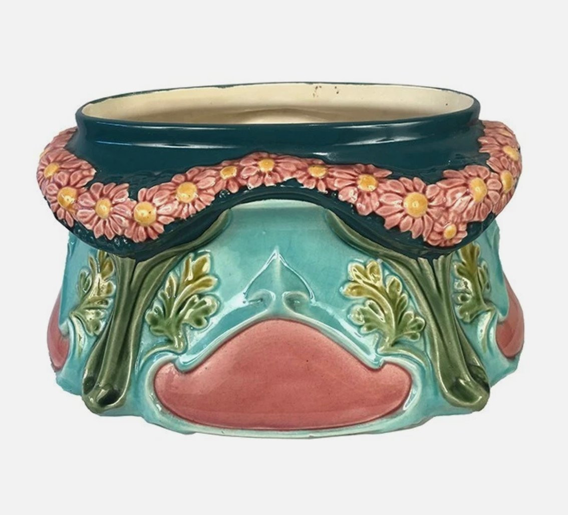 Jardinière en barbotine polychrome à décor de guirlande de fleurs-photo-2