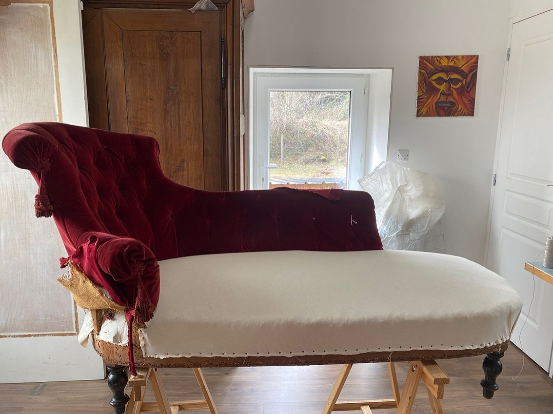 Napoleon III Chaise Longue, Purple-red Velvet. Upholstered Backrest, Newly Reupholstered Seat.-photo-7