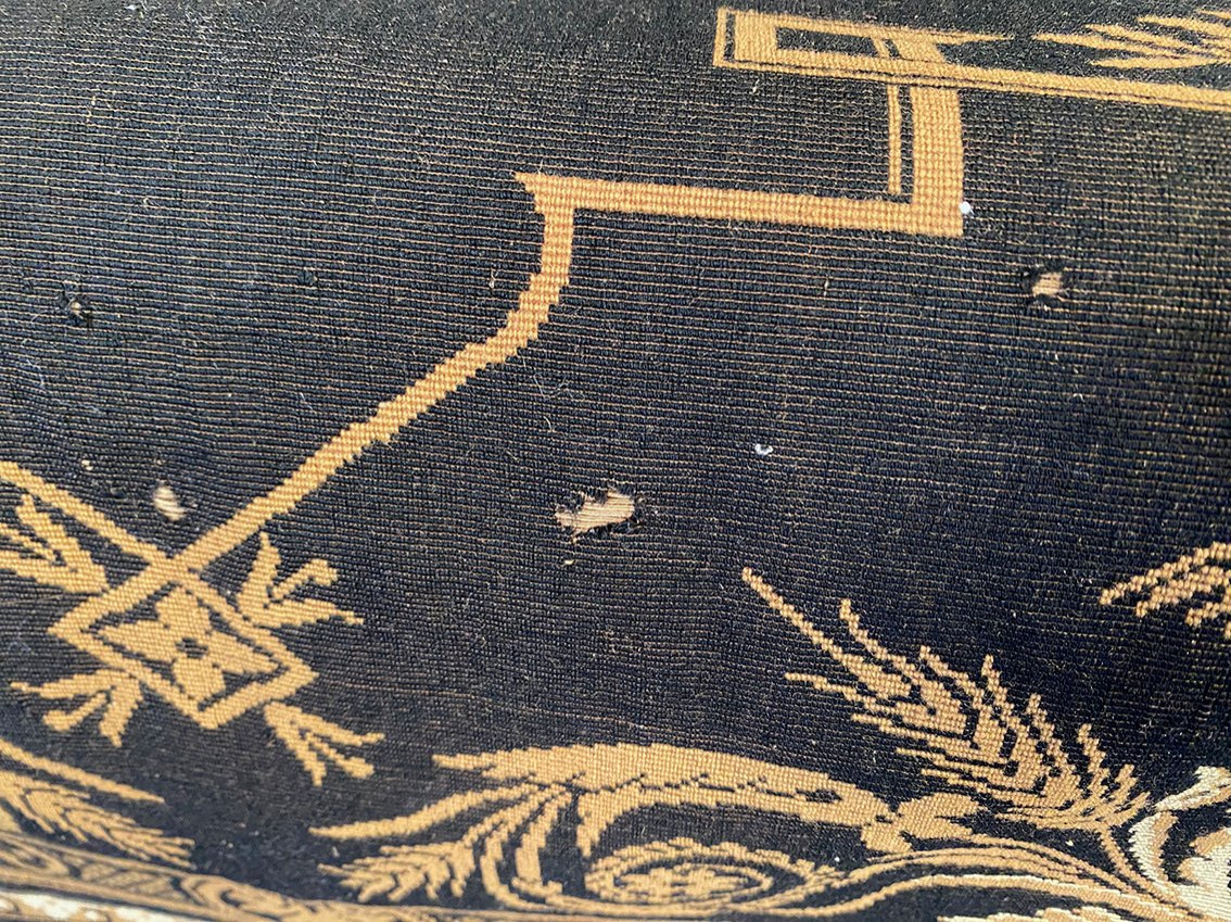 Tapis de table (tapisserie en laine) à motif de fleurs et rinceaux, de style Napoléon III-photo-3