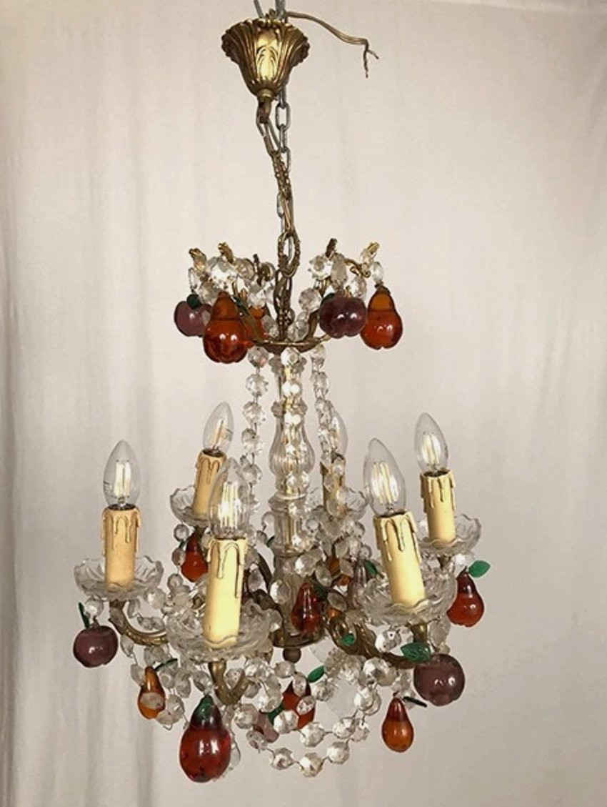 Lustre en bronze doré, pendeloques cristal et pampilles de verre coloré en forme de fruits-photo-1