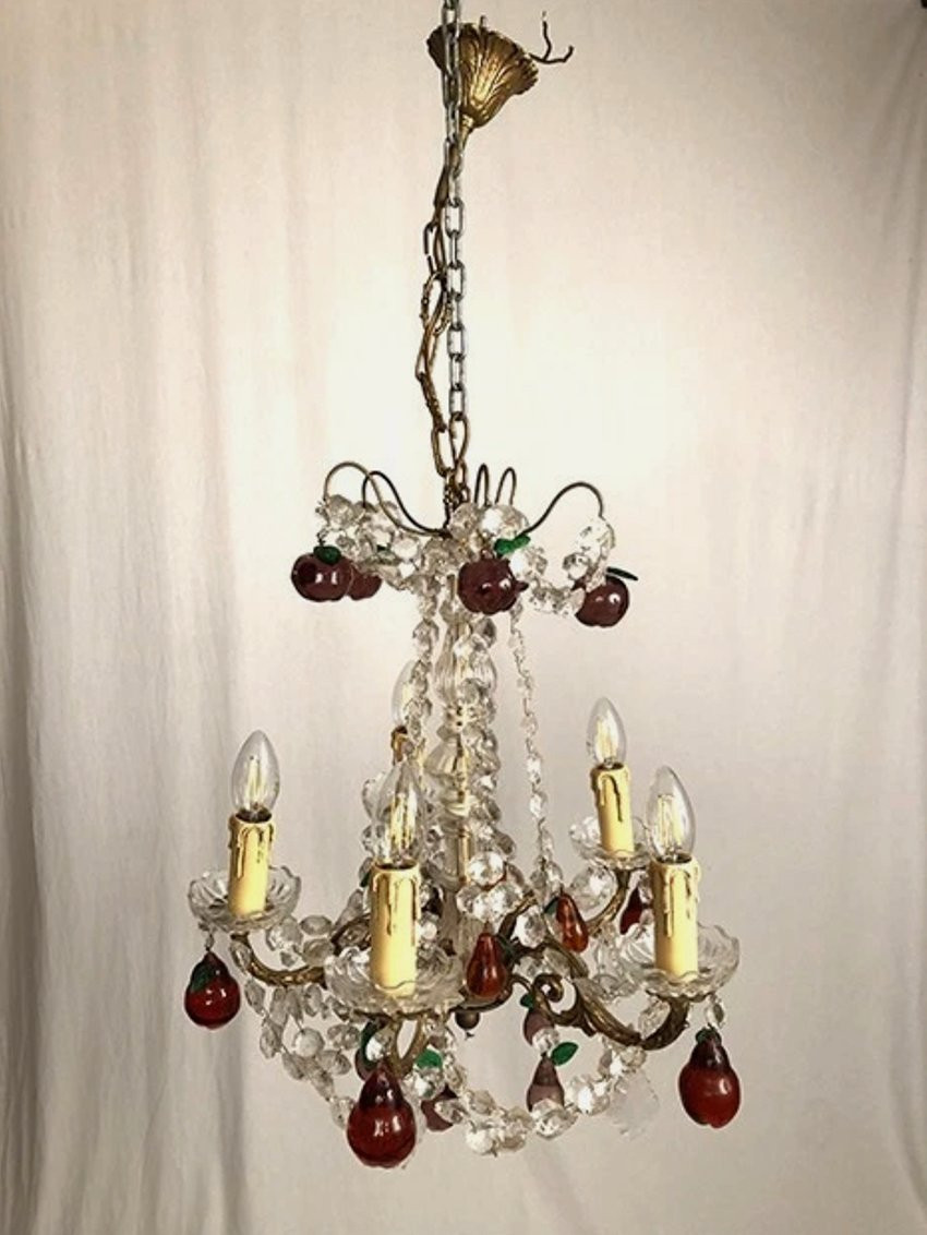 Lustre en bronze doré, pendeloques cristal et pampilles de verre coloré en forme de fruits-photo-4