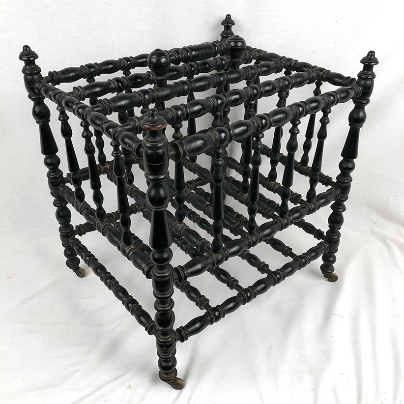 Napoleon III, Turned Blackened Wood Partition Holder