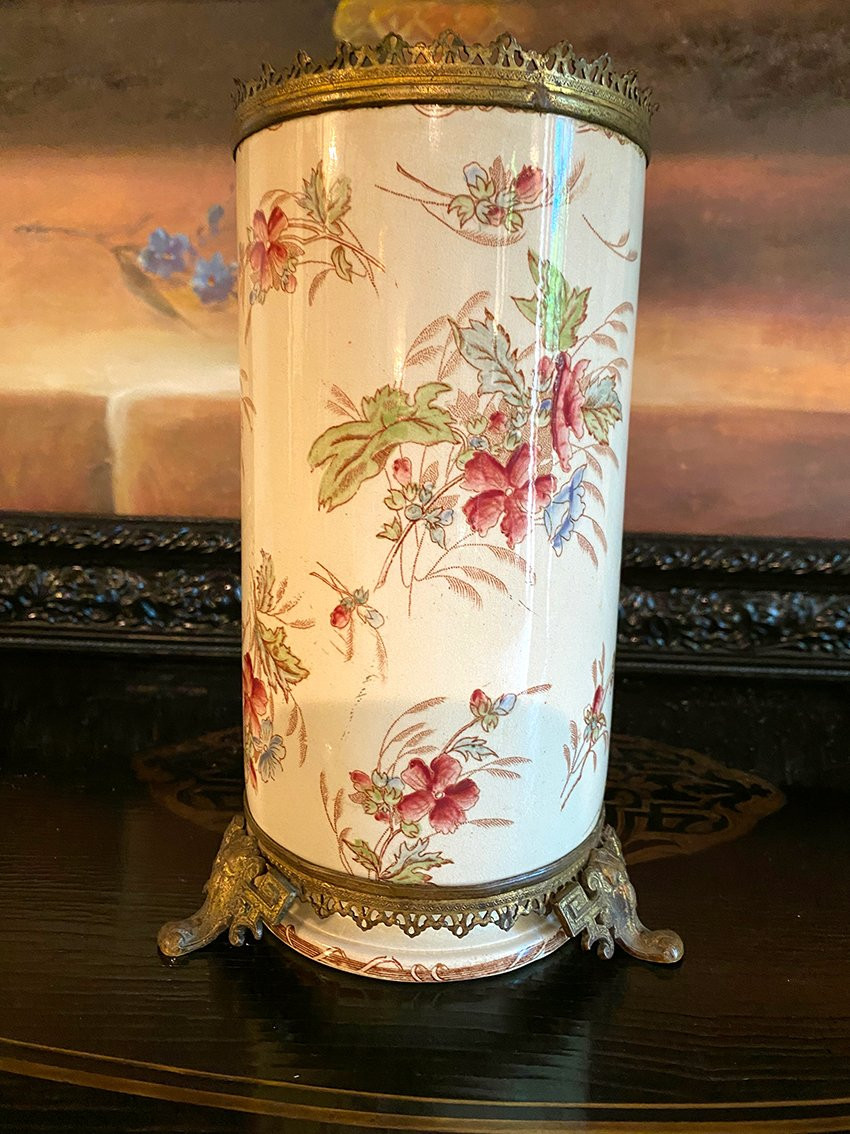Porcelain Vase Decorated With Flowers And Circled With Openwork Brass, 19th Century-photo-3