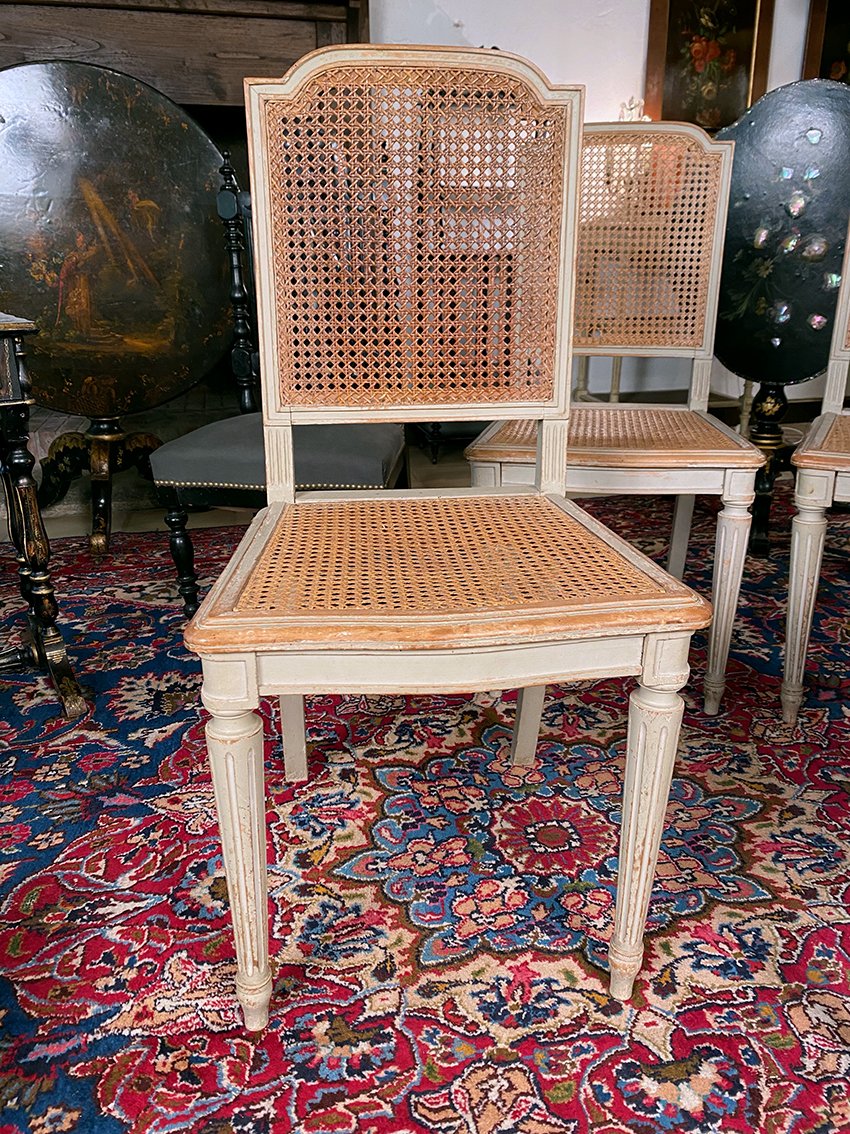 Série de quatre chaises en bois laqué gris de style Louis XVI, fin XIXe-photo-3