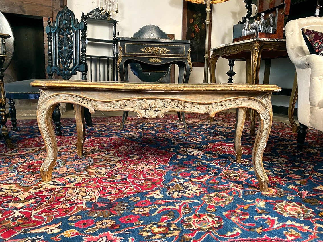 Table basse de style Louis XV en bois sculpté rechampi gris et or-photo-3