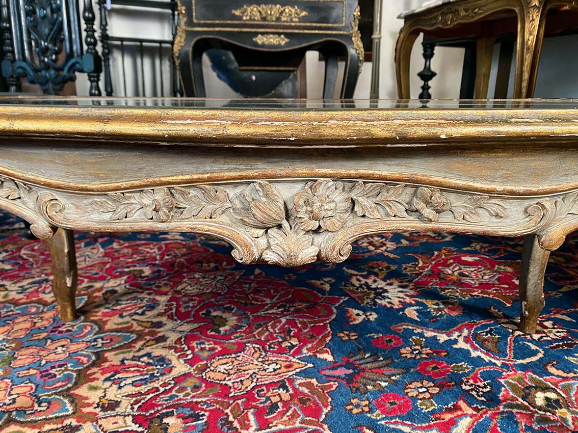 Table basse de style Louis XV en bois sculpté rechampi gris et or-photo-4