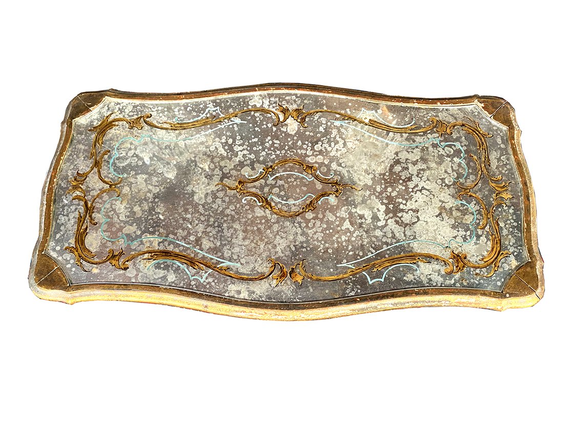 Table basse de style Louis XV en bois sculpté rechampi gris et or-photo-1