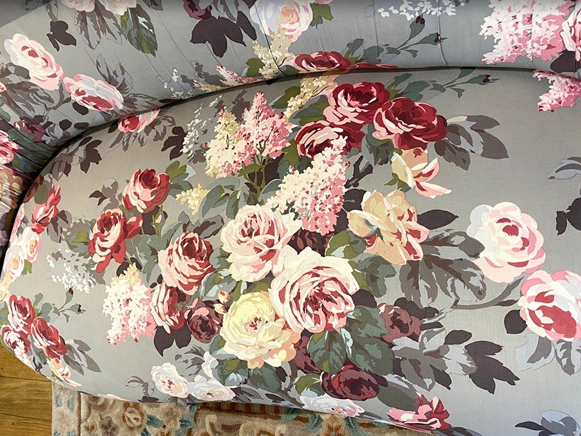 Two Napoleon III-style Toad-shaped Sofas Upholstered In A Floral Fabric-photo-3