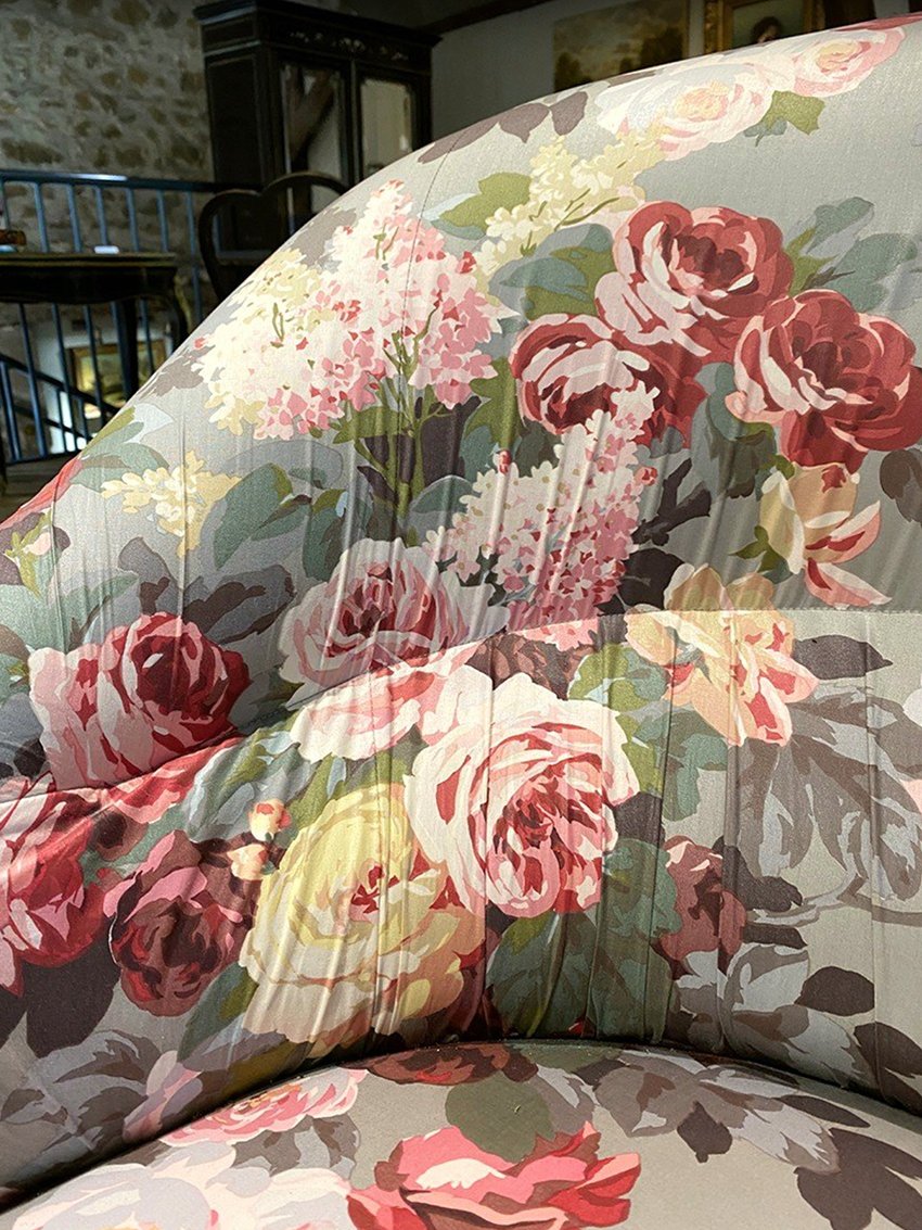 Two Napoleon III-style Toad-shaped Sofas Upholstered In A Floral Fabric-photo-4