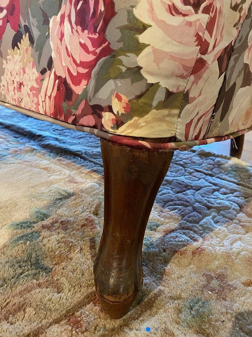 Two Napoleon III-style Toad-shaped Sofas Upholstered In A Floral Fabric-photo-7