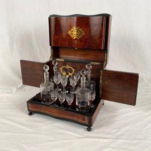 Cave à liqueur en ronce de noyer et marqueterie de laiton, époque Napoléon III