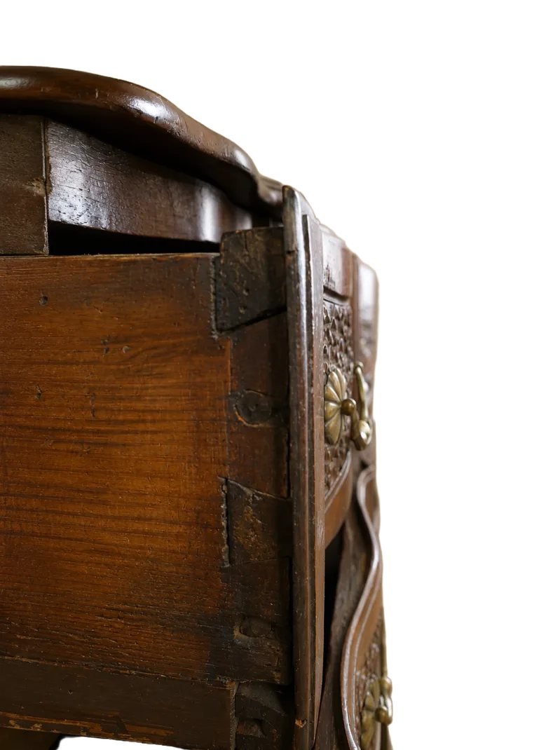 Louis XV Crossbow-front Commode In Solid Walnut, 18th Century-photo-4