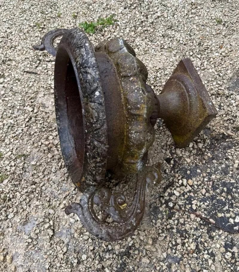 Large Cast Iron Garden Urn, 19th Century-photo-3