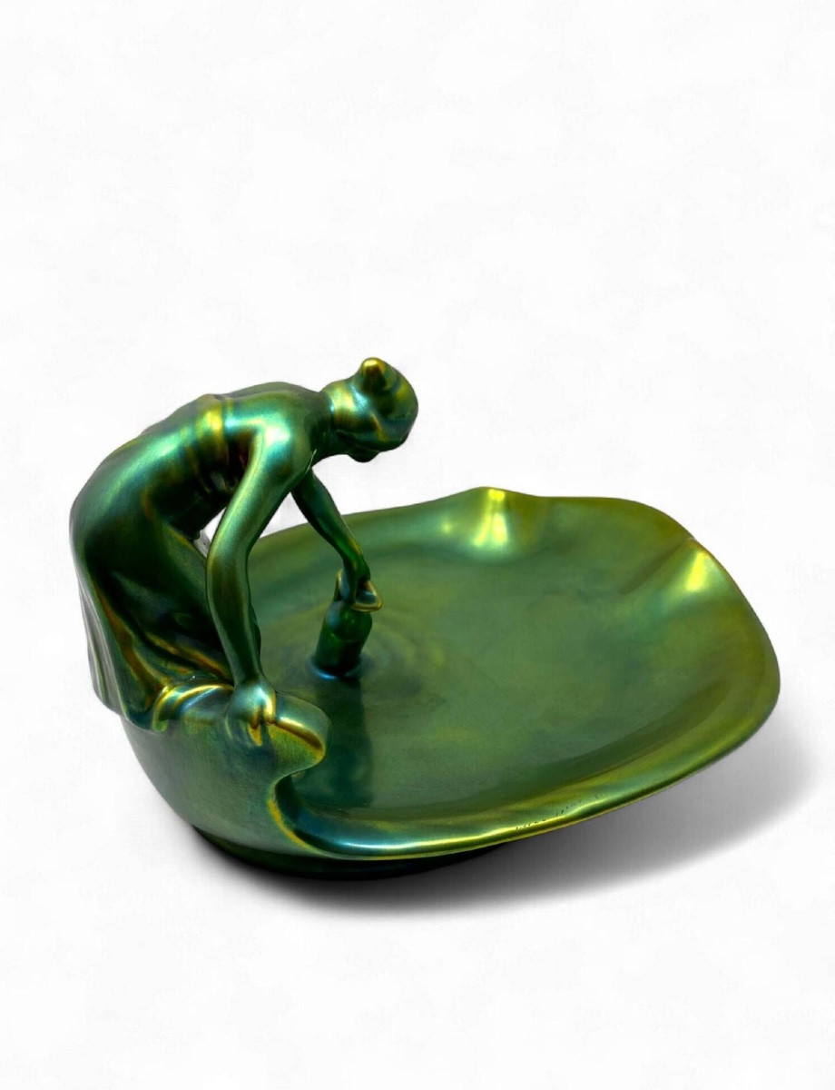 Zsolnay – Pecs (manufacture) Woman With Water Lily-photo-1