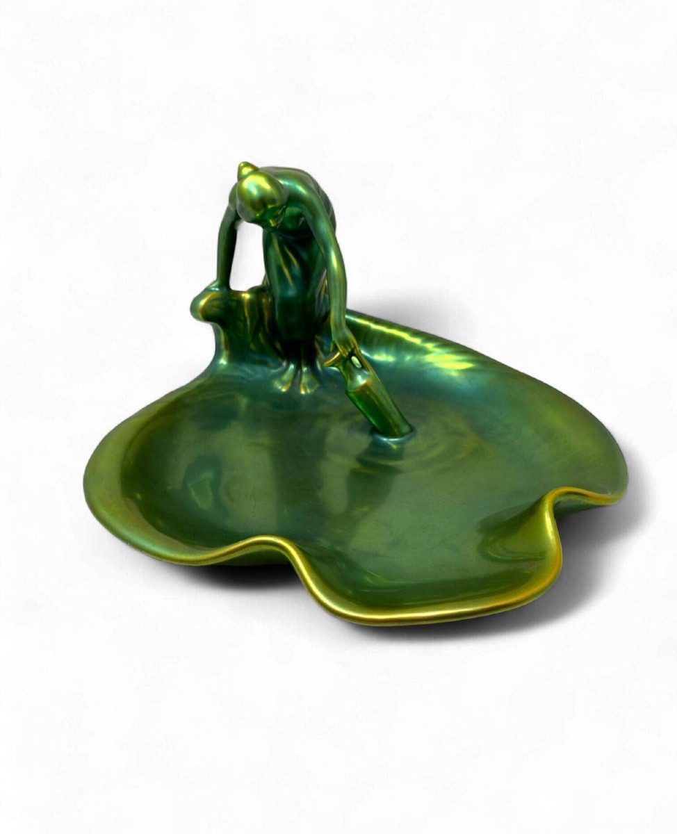 Zsolnay – Pecs (manufacture) Woman With Water Lily-photo-2