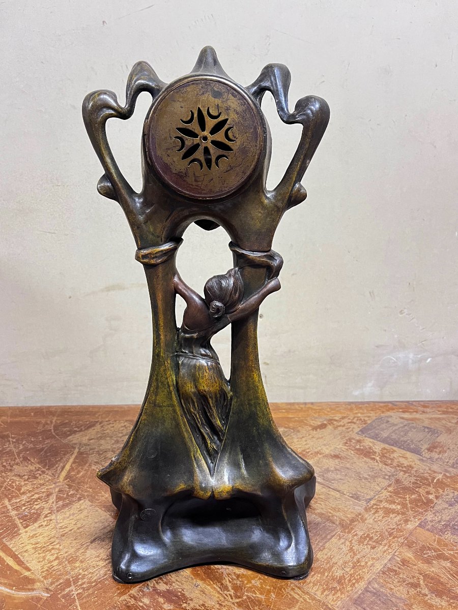 Art Nouveau Clock-photo-4