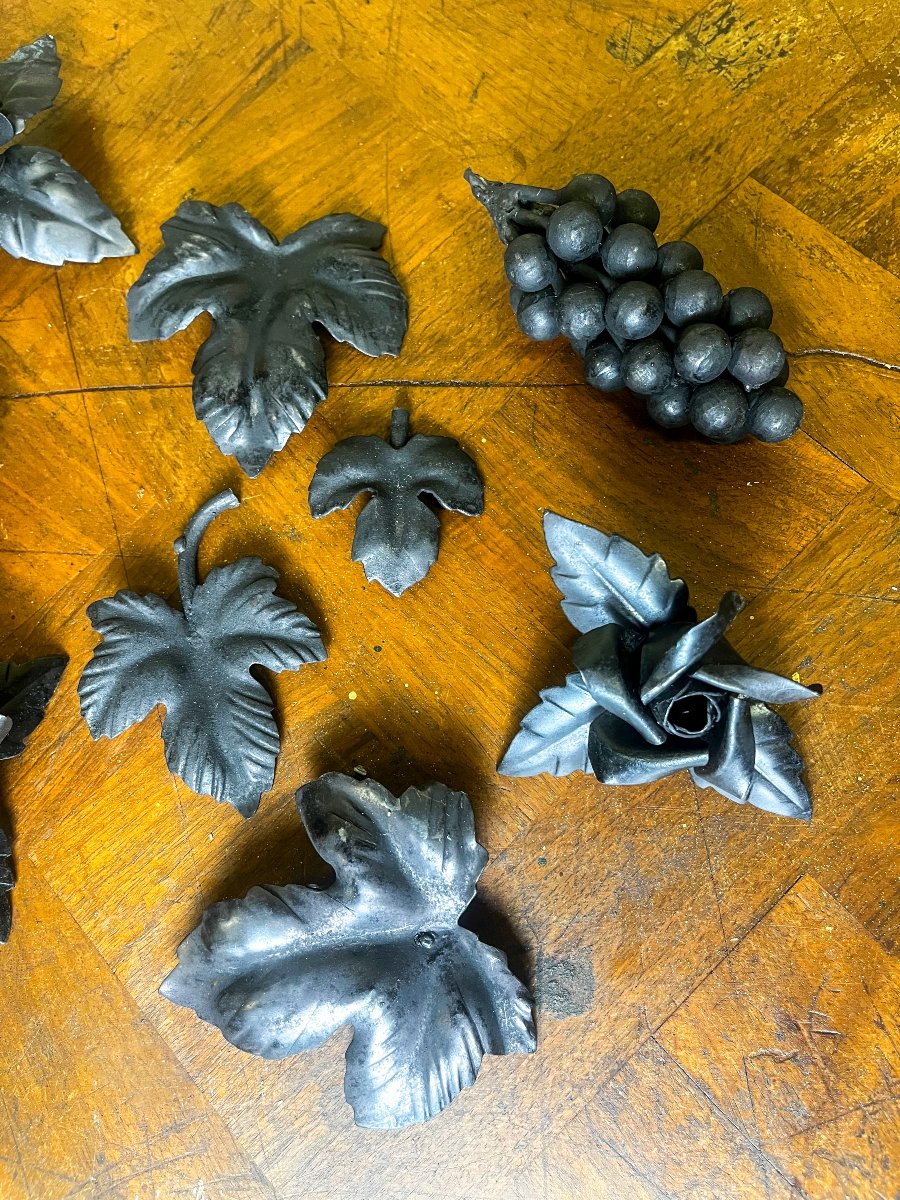 Set Of Decorative Wrought-iron Pieces-photo-3
