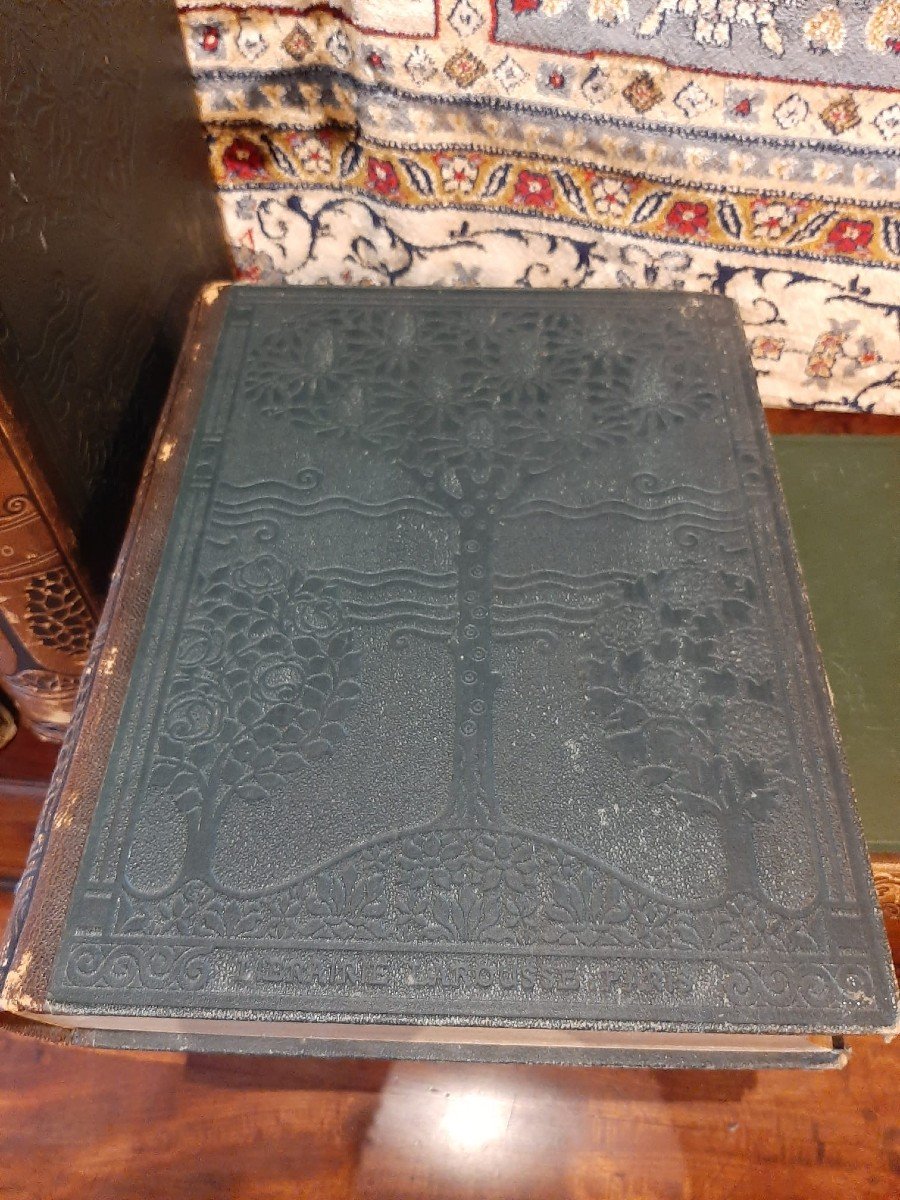 New Larousse Illustrated & Atlas - Universal Encyclopedic Dictionary -photo-3