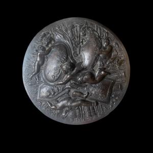 Médaillon en fonte Allégorie de la Guerre d'époque Louis XIV