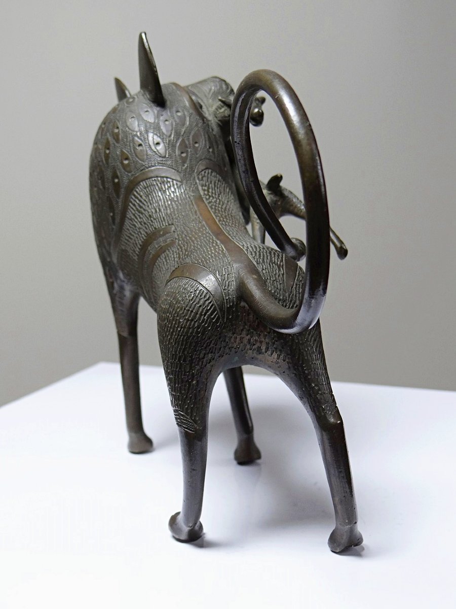 Subject, Lion, Hyena, Beast In Bronze From Benin Dahomey Cotonou Vintage/old-photo-2