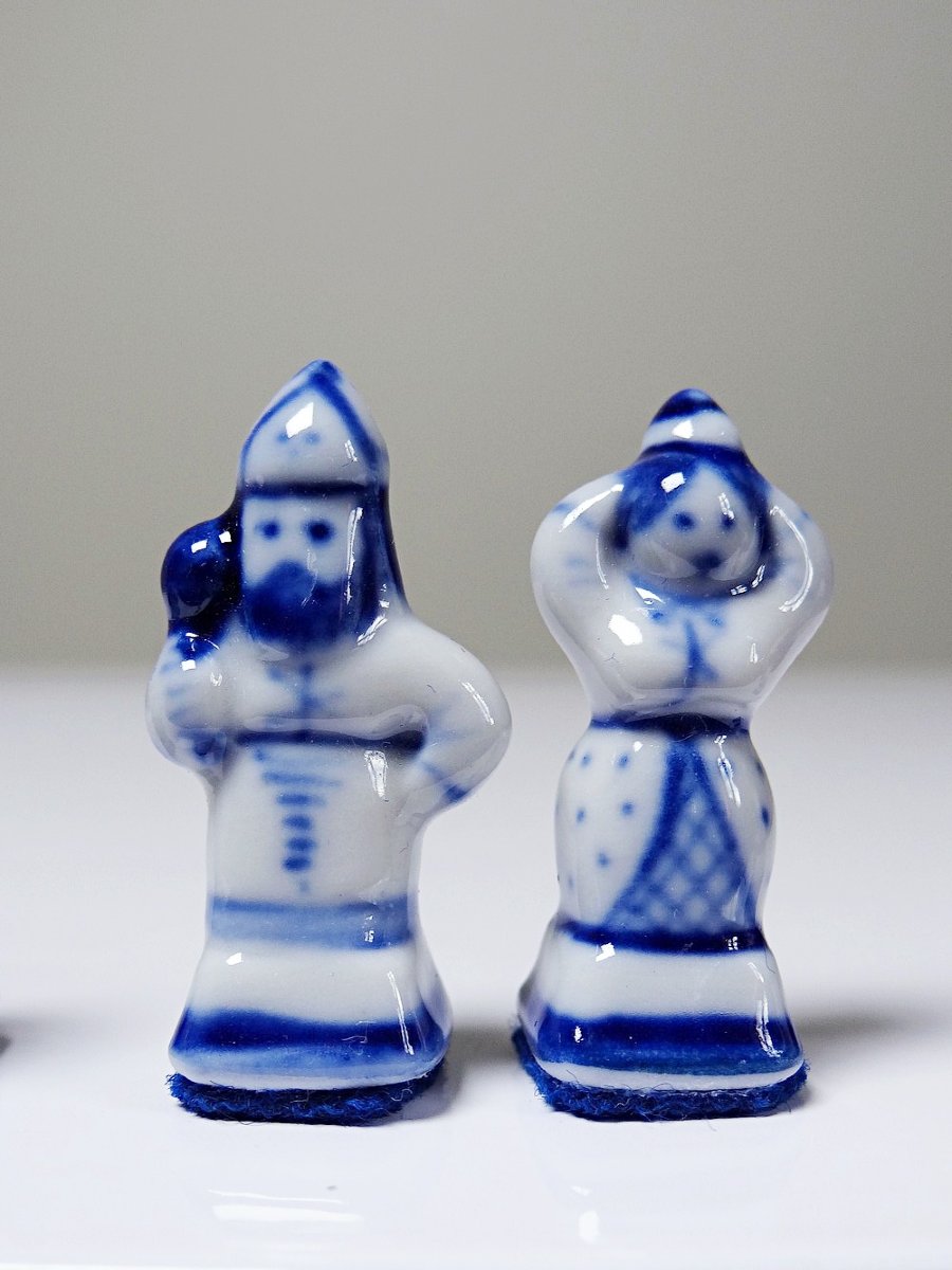 Rare And Unique Gzhel Porcelain Travel Chess Set Signed Yuri Garanin-photo-8