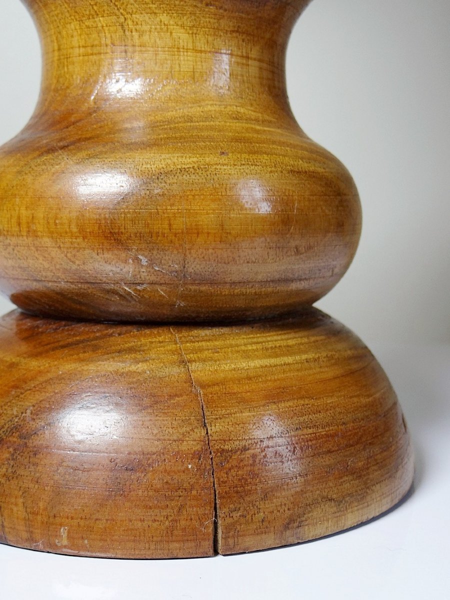 Imposing Vintage Scandinavian Style Lamp, Carved Turned Wood Design With Ring-photo-6