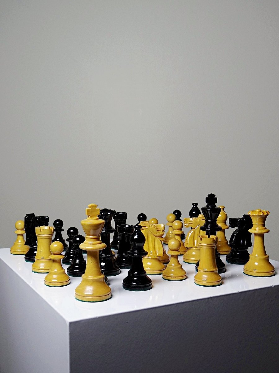 Classic Vintage Turned Wood Staunton Chess Set King 9cm-photo-2