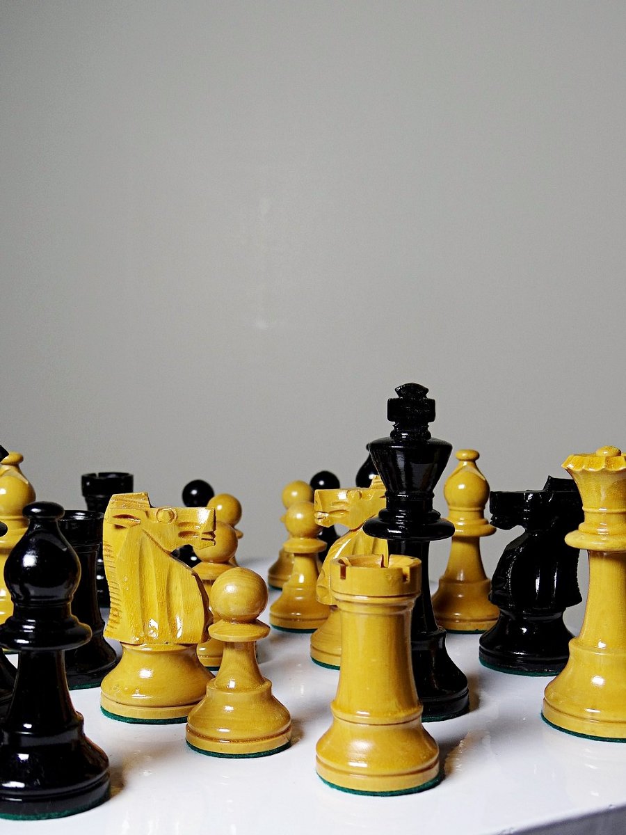 Classic Vintage Turned Wood Staunton Chess Set King 9cm-photo-2