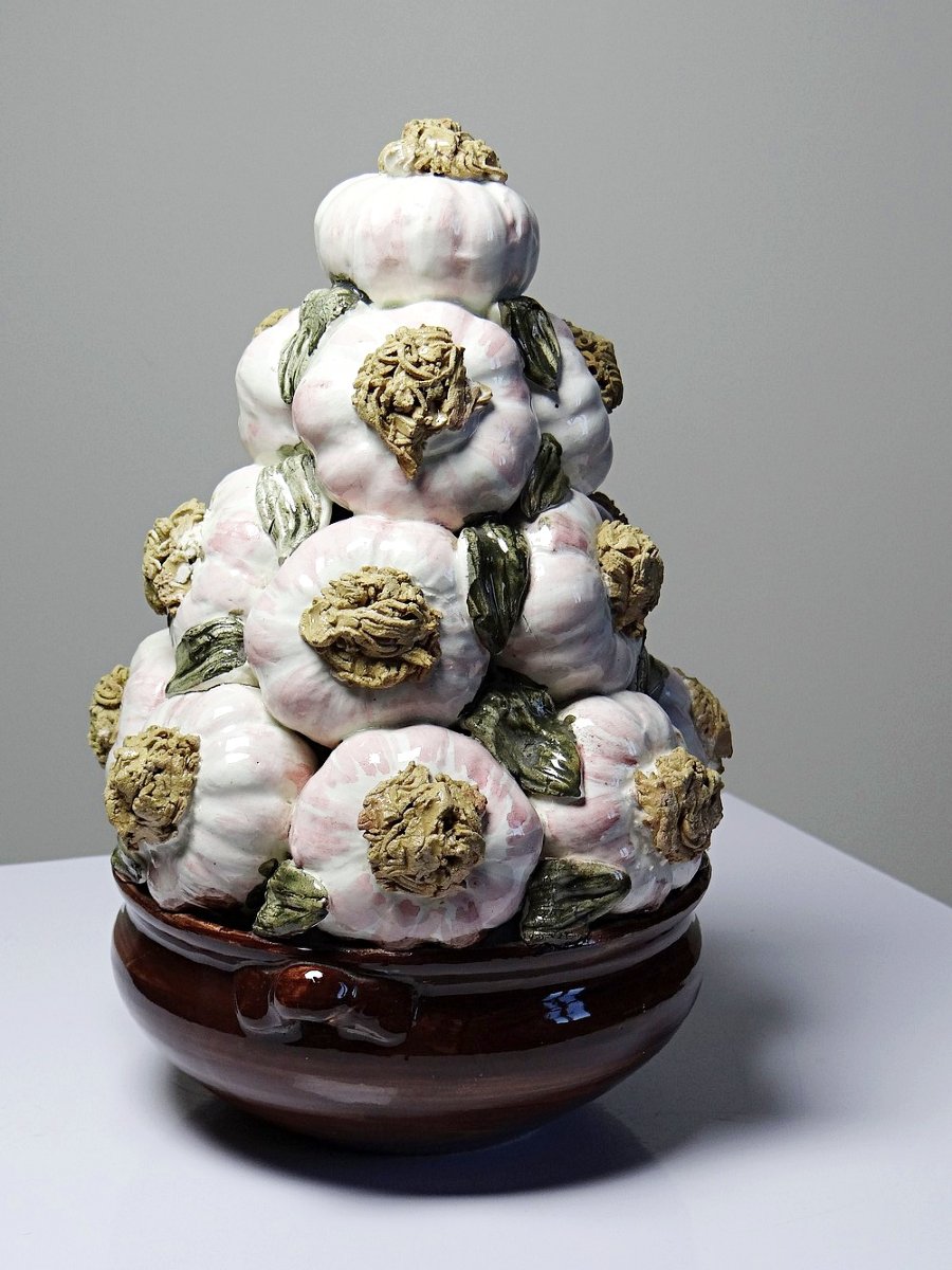 Vintage Trompe-l'oeil Pyramid Of Garlic In Glazed Ceramic, Manises, Spain, 1960-1970-photo-1