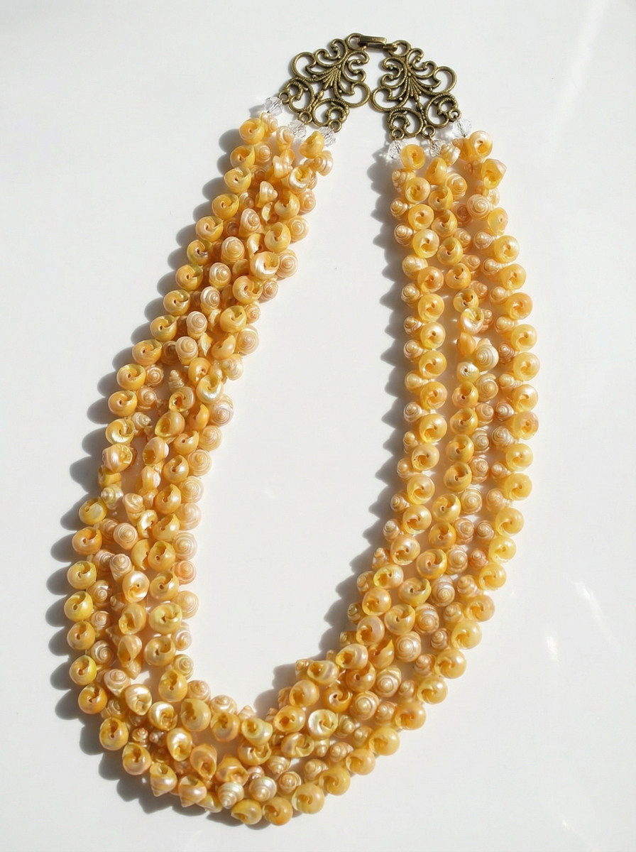 Rare Vintage Victorian-style Three-strand Trochus Necklace, Antique Collection